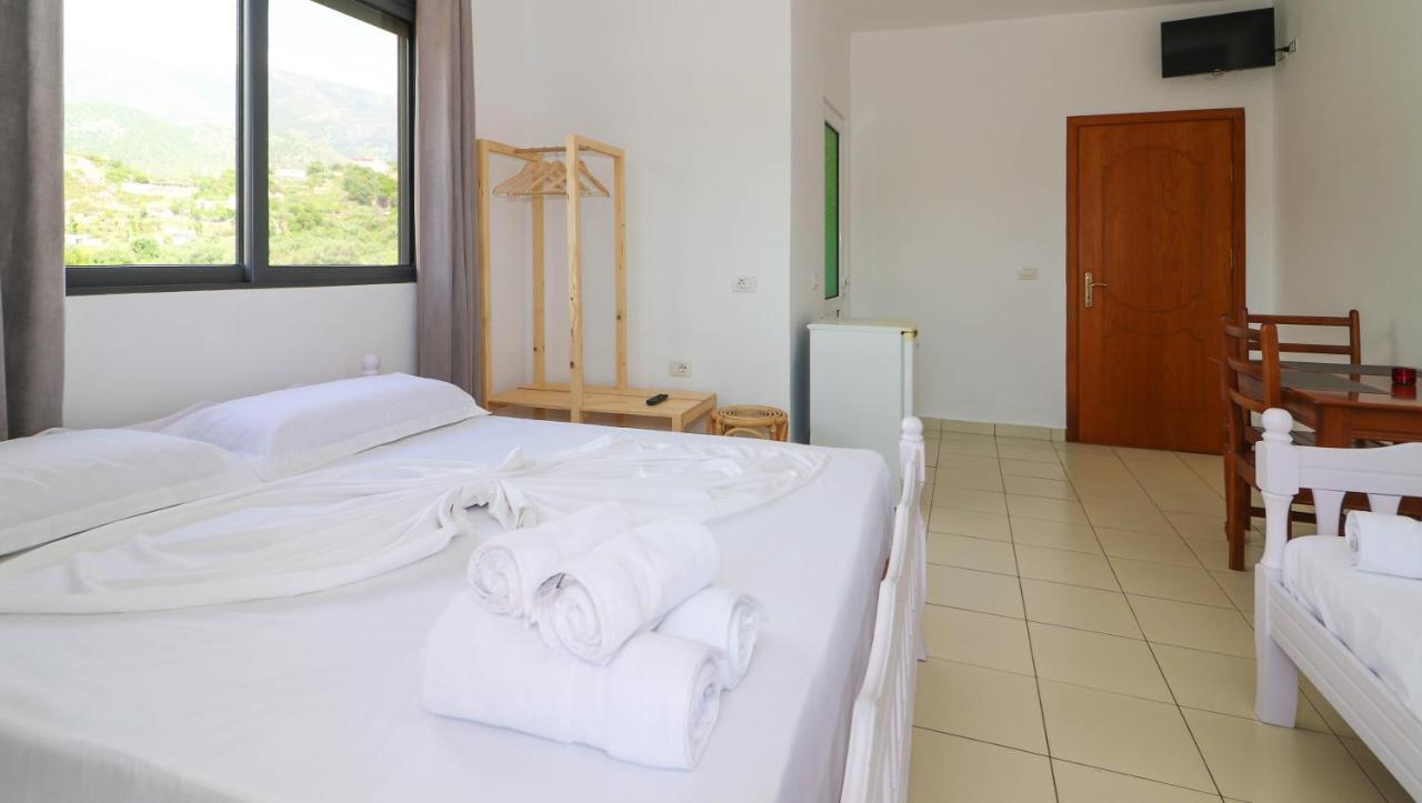 Bora Rooms Himare Exterior photo