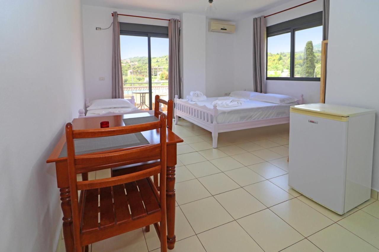 Bora Rooms Himare Exterior photo