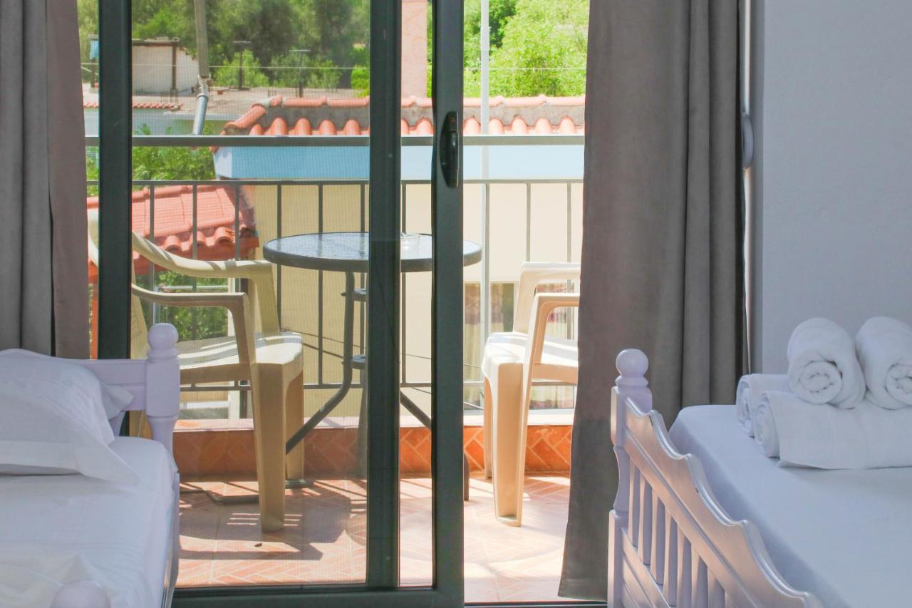Bora Rooms Himare Exterior photo