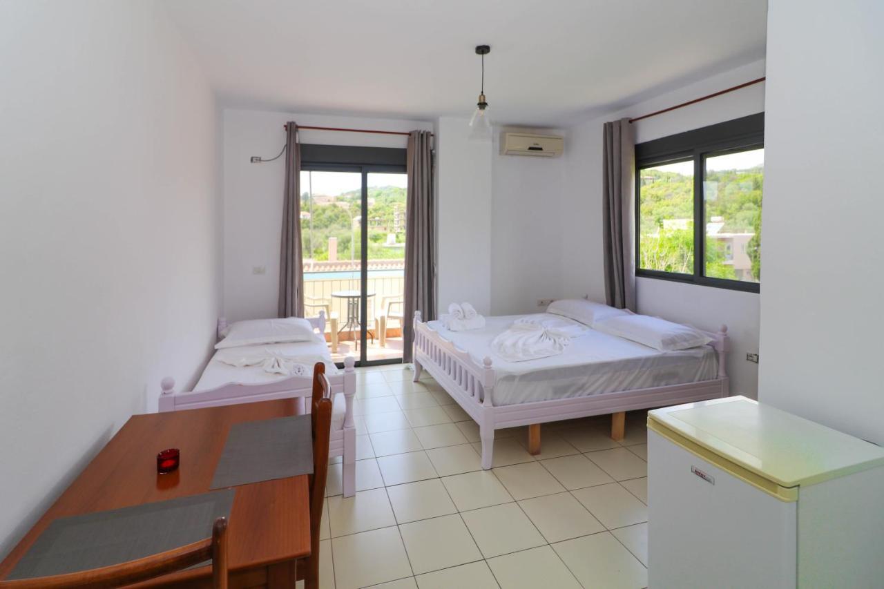 Bora Rooms Himare Exterior photo