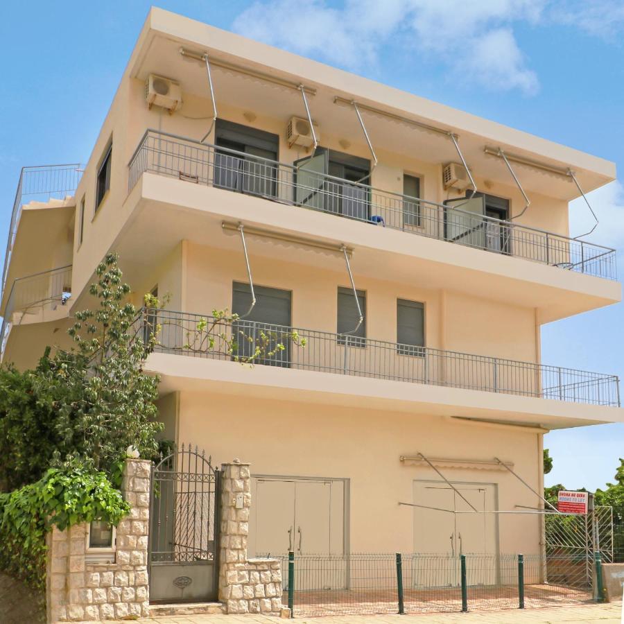 Bora Rooms Himare Exterior photo