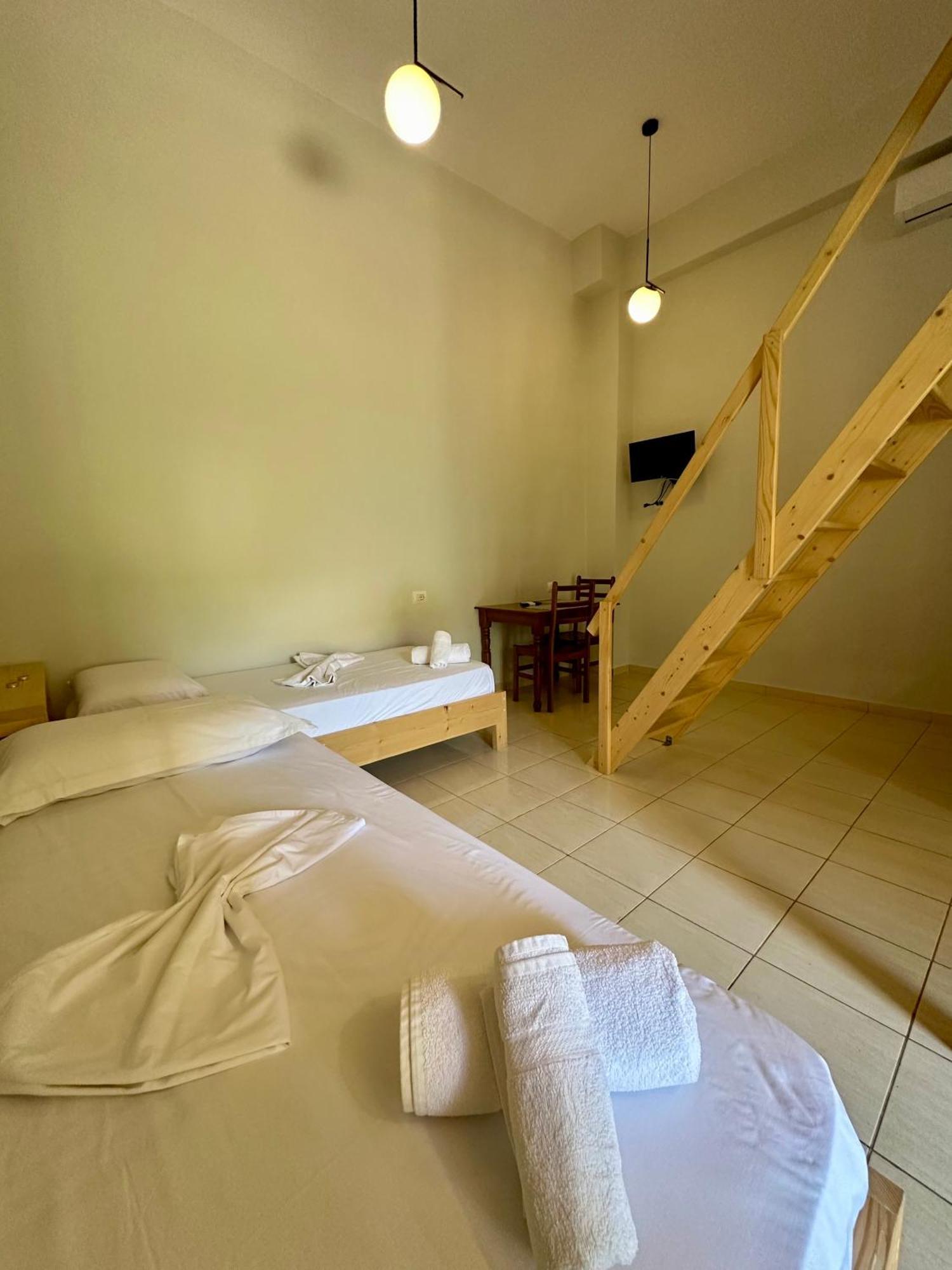 Bora Rooms Himare Exterior photo