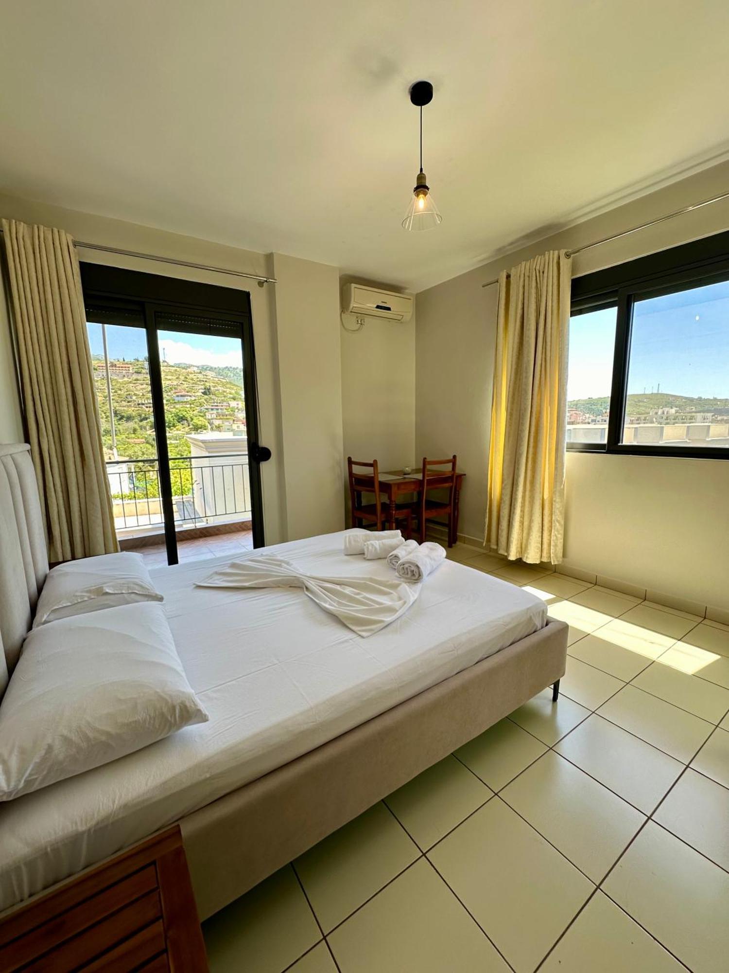 Bora Rooms Himare Exterior photo