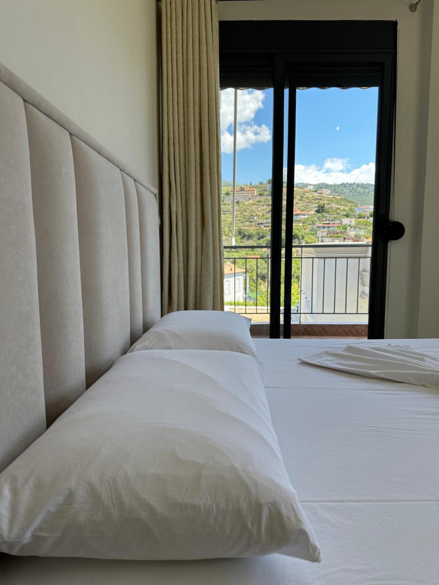 Bora Rooms Himare Exterior photo